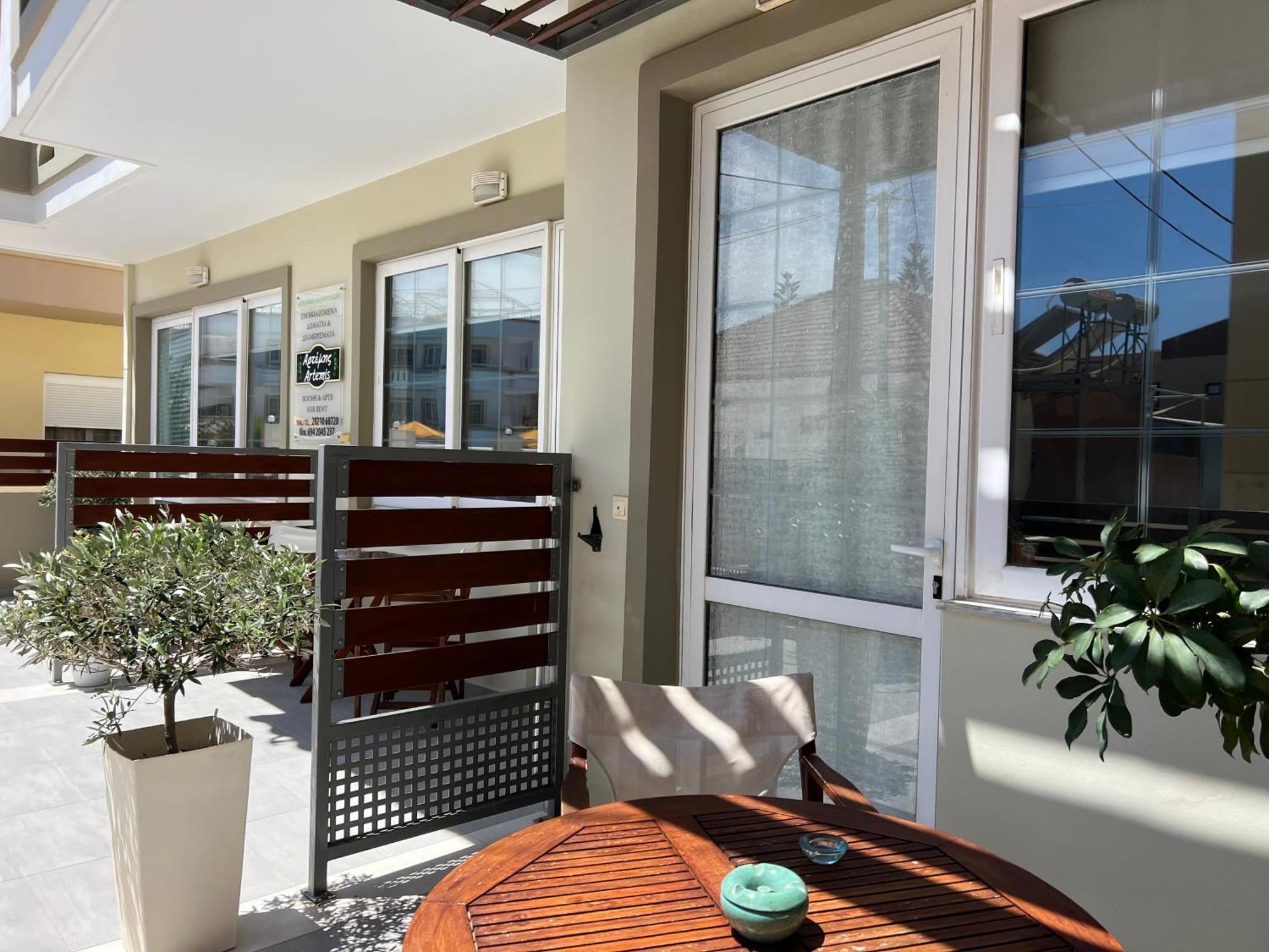 Artemis Rooms Two Steps By The Sea Platanés Екстериор снимка