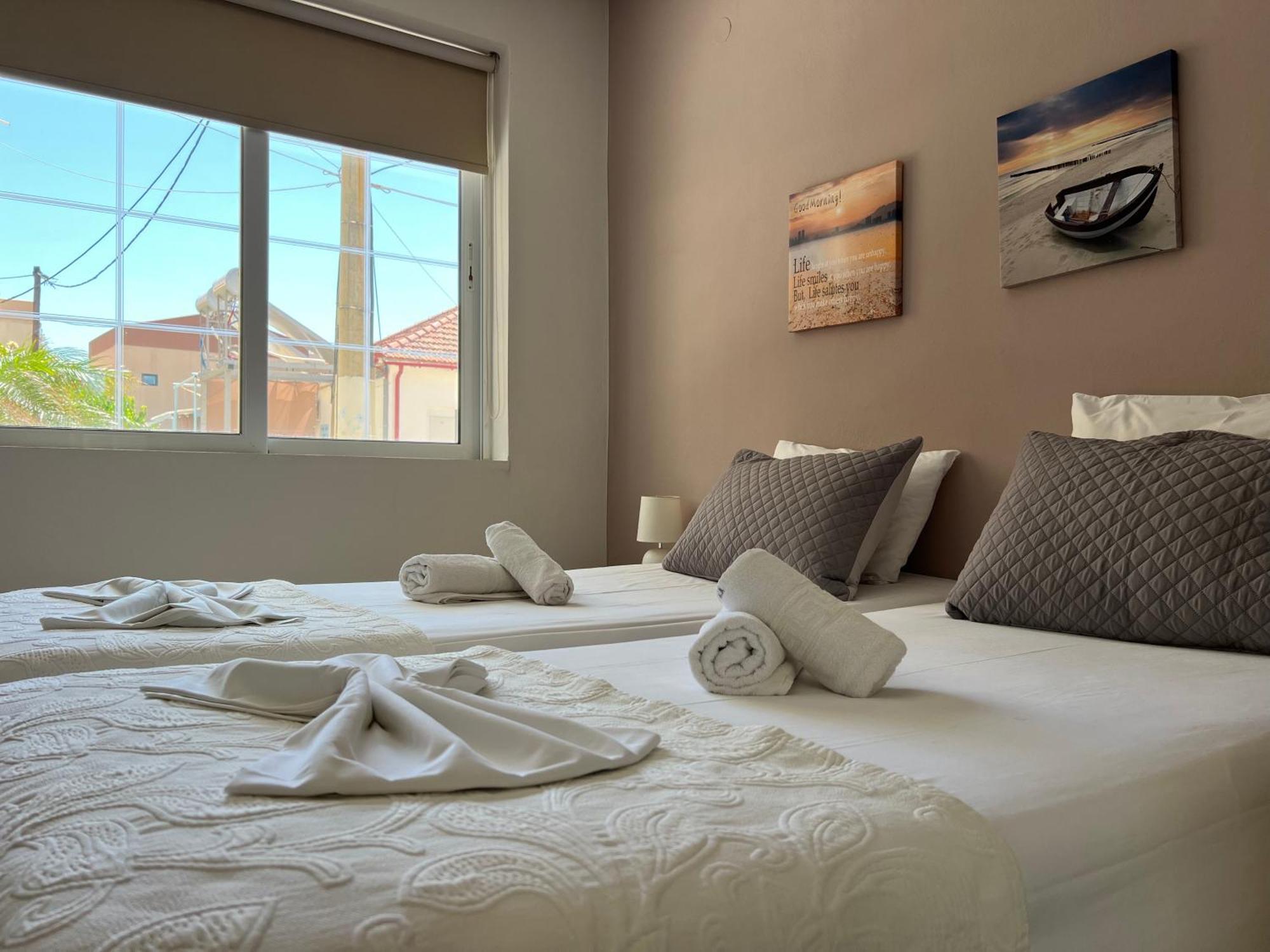Artemis Rooms Two Steps By The Sea Platanés Екстериор снимка