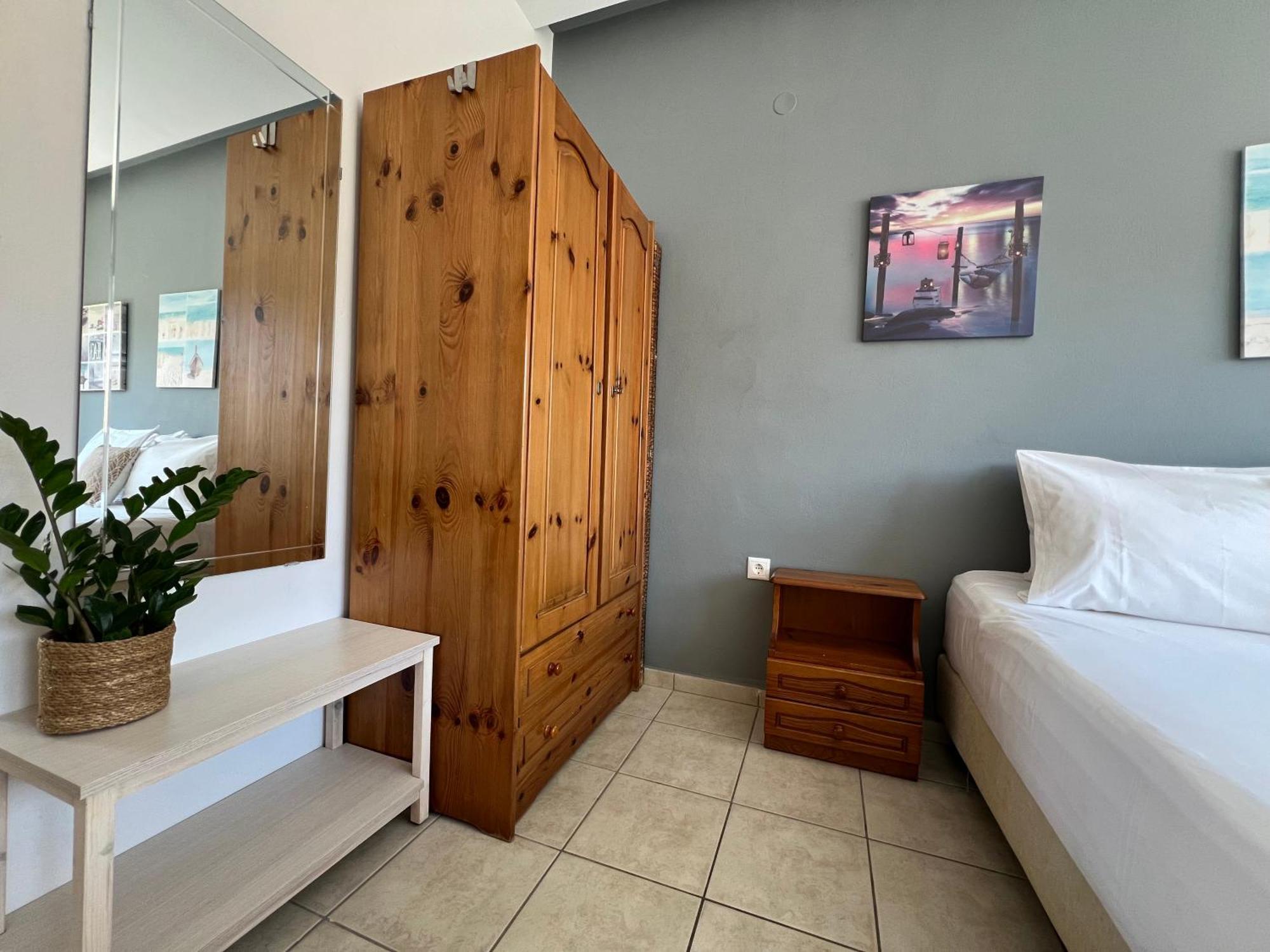 Artemis Rooms Two Steps By The Sea Platanés Екстериор снимка