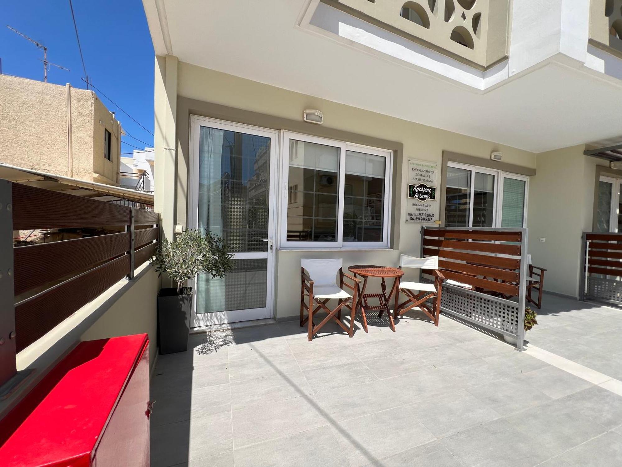 Artemis Rooms Two Steps By The Sea Platanés Екстериор снимка